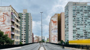 Oficina  Caminhada e prática artística sobre arte urbana e pintura rupestre